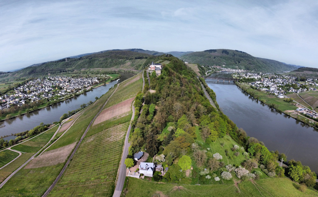 360° Panorama der Moselschleife bei der Marienburg